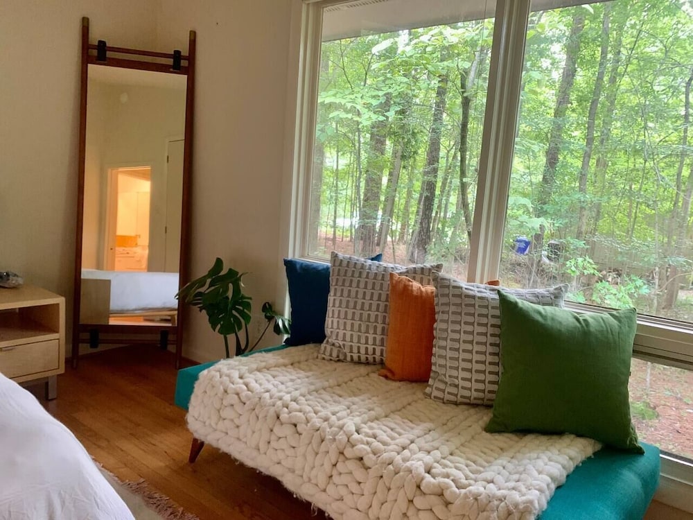Mid-century Designer W/ King Beds & Sonos Stereo - Chapel Hill, NC