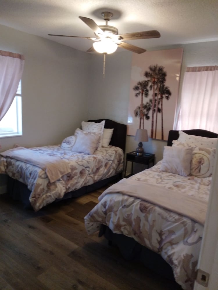 💥Newly Remodeled, Cozy Cottage With Free Parking, And Direct Bch Access!💥 - Brevard Zoo, Melbourne