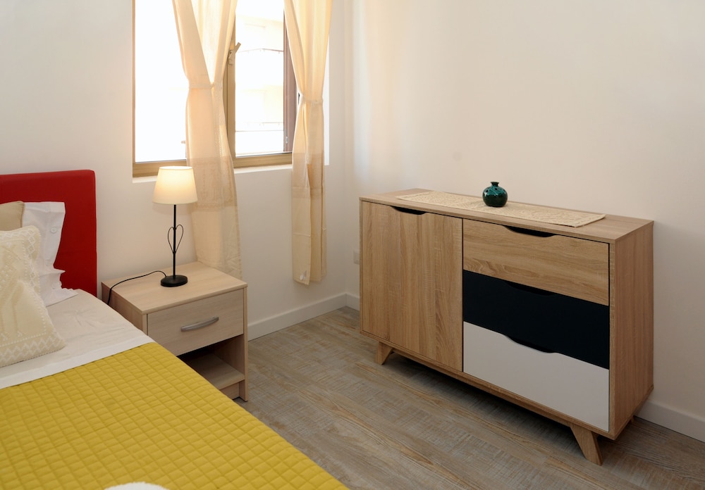 Tau - Two-bedroom Apartment For Maximum 3 - Alghero