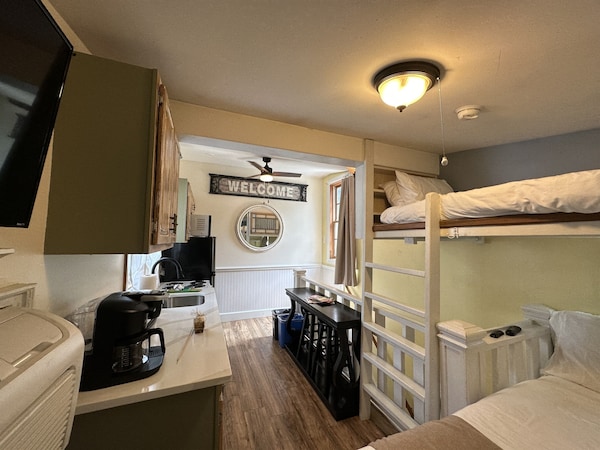 Caretakers Apartment-split Level W\/ European Bath - Tuftonboro, NH