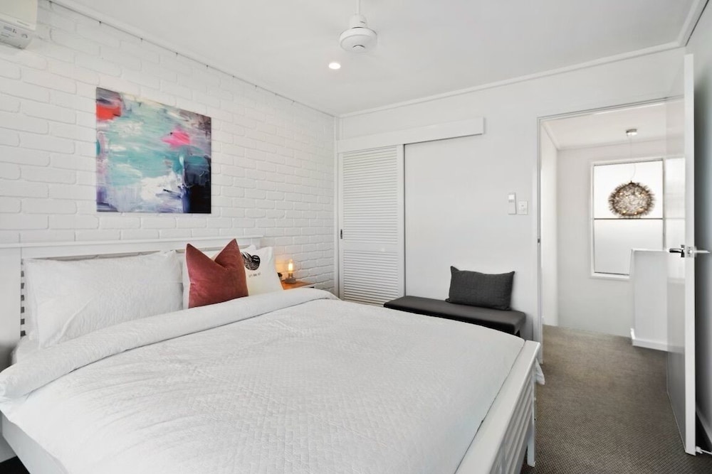 Humble Abode - Private Townhouse + 5 Minute Walk To Main Street - Whitsundays