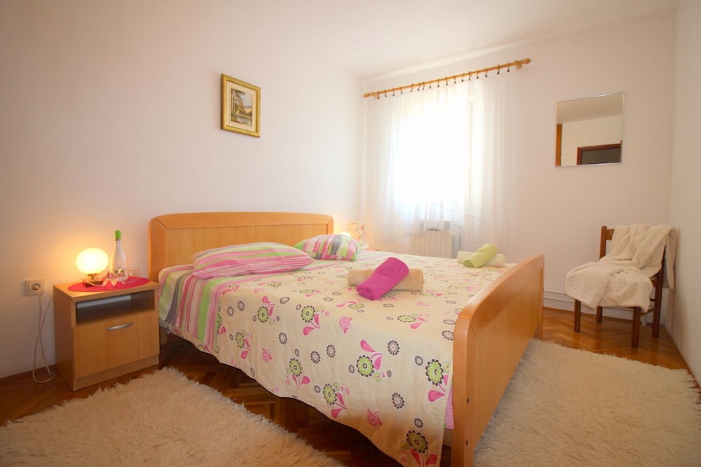 Close To The Beach, Air-conditioned, Family-friendly, Quiet Location - Funtana