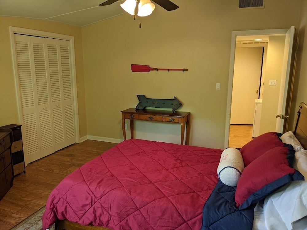 Double Decker Condo! Large Groups! Next To Campus! - Oxford, MS