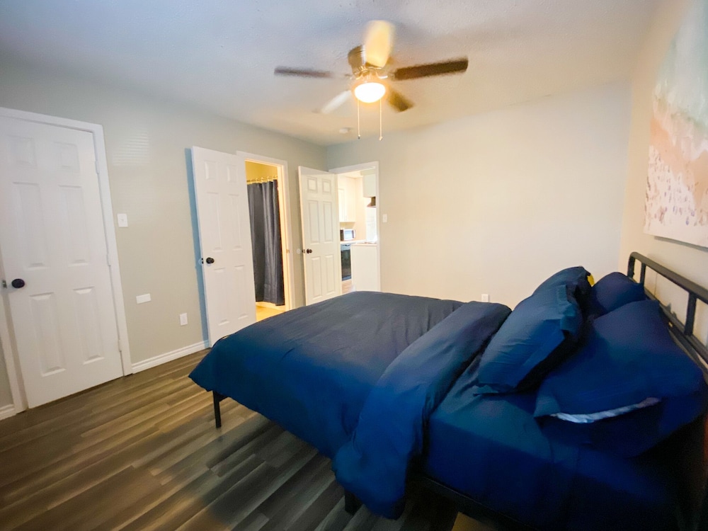One Bed/one Bath/full Kitchen Apt. - 1 Mile From At&t Stadium - Bedford, TX