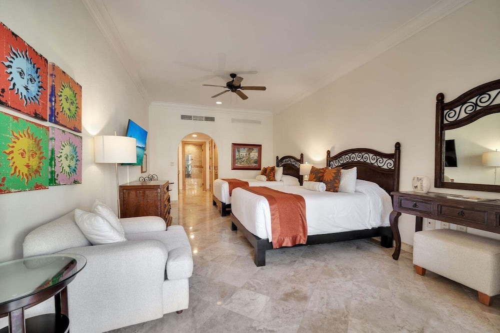 2br Villa On The Beach! Stunning Interior, Perfect Getaway Location At Estancia Resort! - Cabo San Lucas
