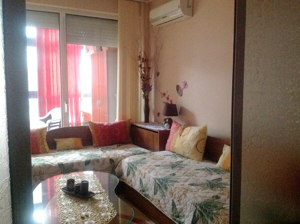 Homerez - 300 M Away From The Beach! Nice Appartement For 6 Ppl. At Pomorie - Pomorie