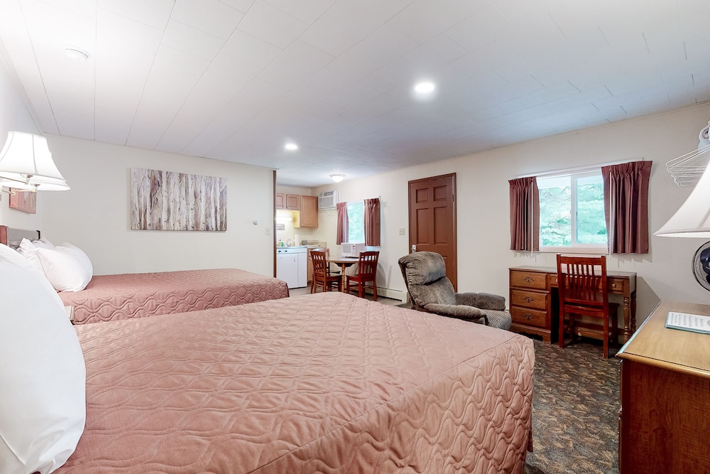 Charming And Casual Motel In A Great Location With Shared Resort Amenities - Waterville Valley, NH