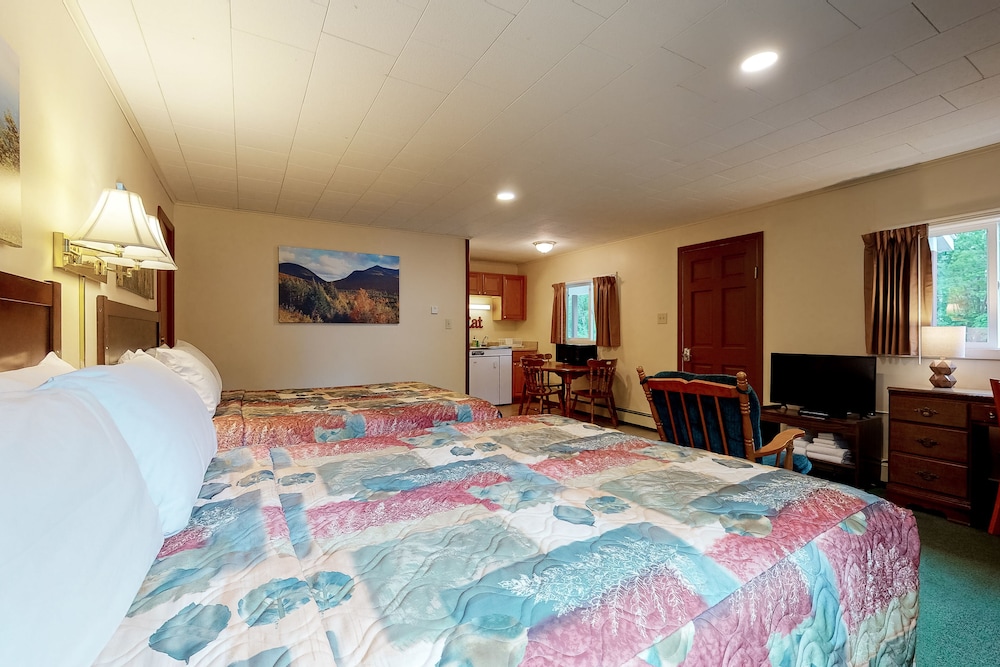 Charming And Casual Motel In A Great Location With Shared Resort Amenities - Waterville Valley, NH