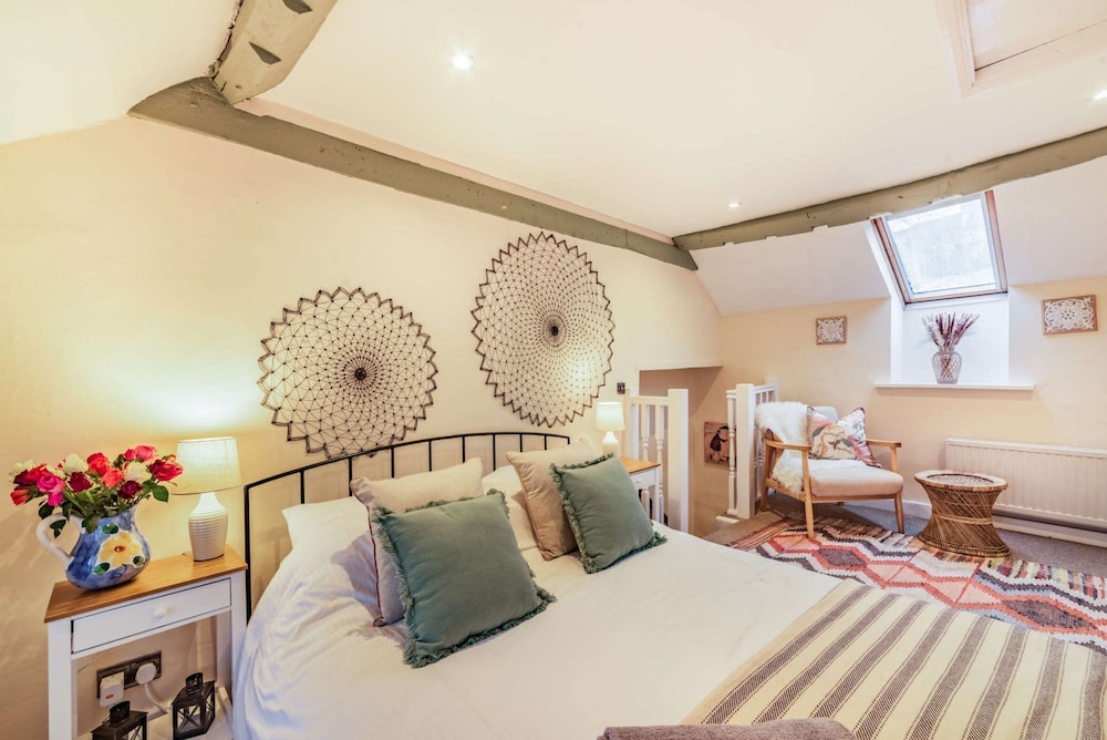 Dog Friendly Holiday Cottage In The Cotswolds With A Tranquil Garden - Blenheim Cottage - Blenheim Palace