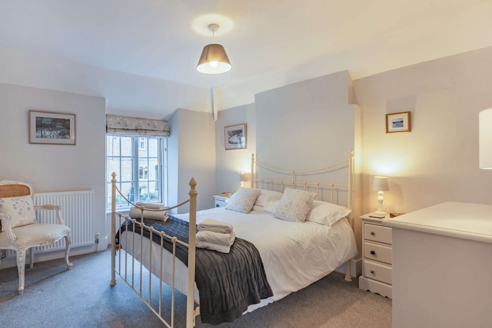 Elegant Family Friendly Holiday Cottage In The Cotswolds - The Smithy - Kingham