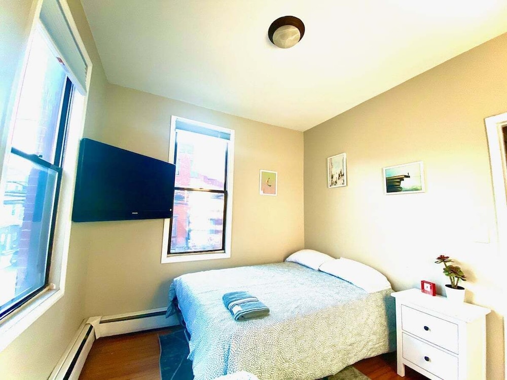 Sun-drenched Modern 2br, Just 1 Stop From Nyc! - Belleville, NJ