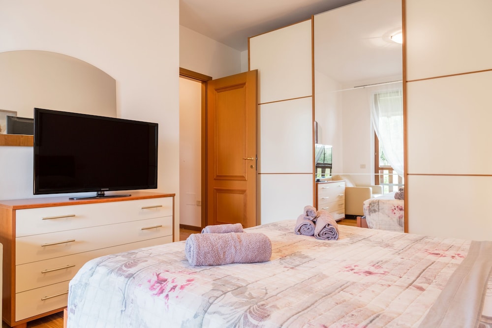 Air-conditioned Apartment With Balcony - Manerba Sweet Apartment - Moniga del Garda