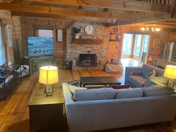 Escape To Our Serene Farm Cabin, Surrounded By Beautiful Rolling Pastures!<br> - Cumming, GA