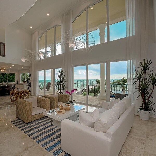An Ocean Front Luxury Retreat For Your Dream Vacation In The Fl Keys. - Marathon, FL