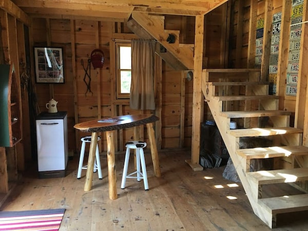 Charming Bunk-house Cabin At Rossport By The Sea - 이스트포트