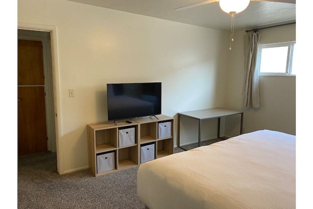 2nd Floor Apartment In 4plex, Excellent Internet, Clean, Spacious, Private - Idaho Falls, ID