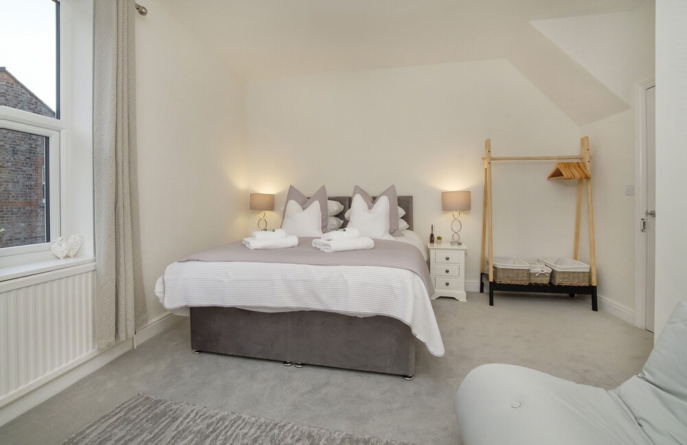 Historic House In The Heart Of The City Centre - Sleeps 7 Guests  In 3 Bedrooms - York