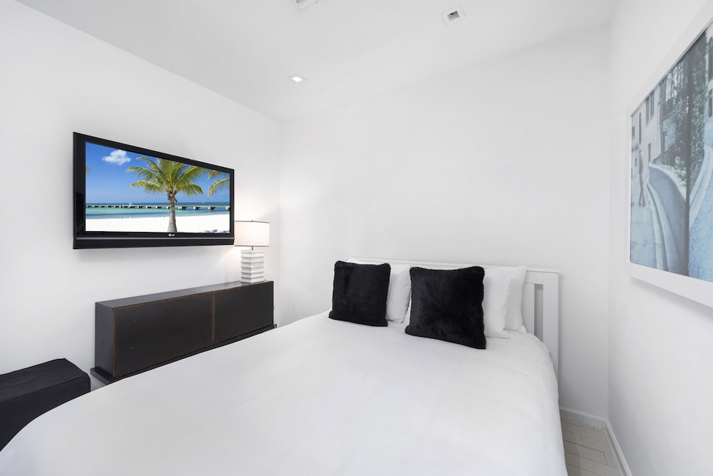 Oceanfront Private Condo At W South Beach -3b828 - Caribe