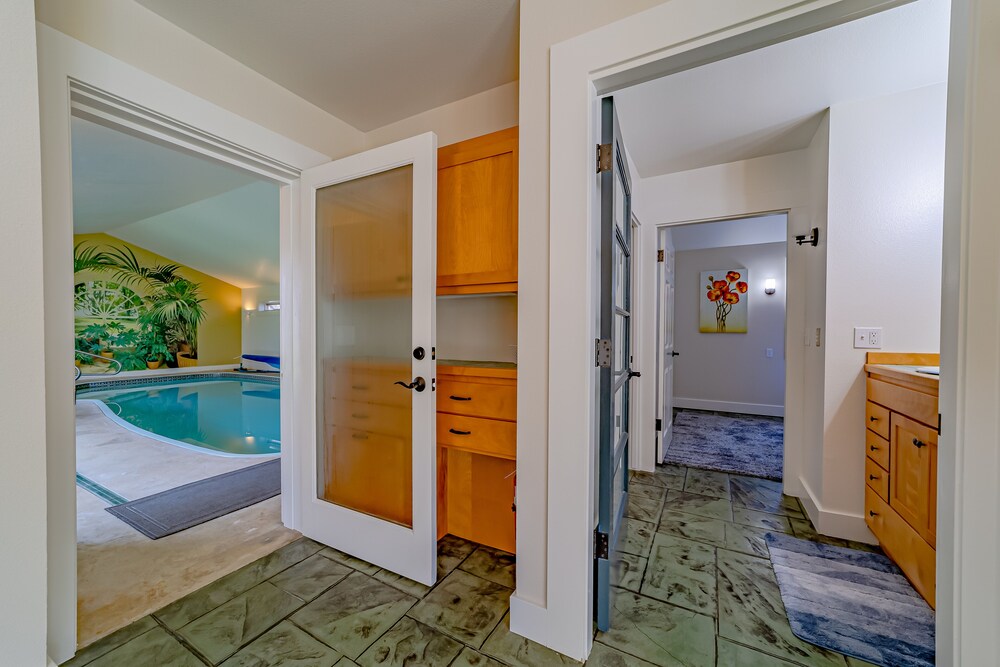 Sophisticated Getaway With Indoor Pool & Walkable Locale - Humboldt County, CA