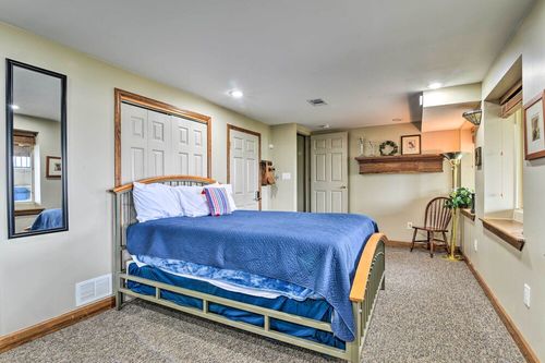 Hidden Lake, South Lyon airbnb, hotels and vacation rentals