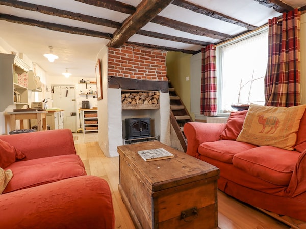 Driftwood Cottage, Country Holiday Cottage, With A Garden In Harwich - Harwich