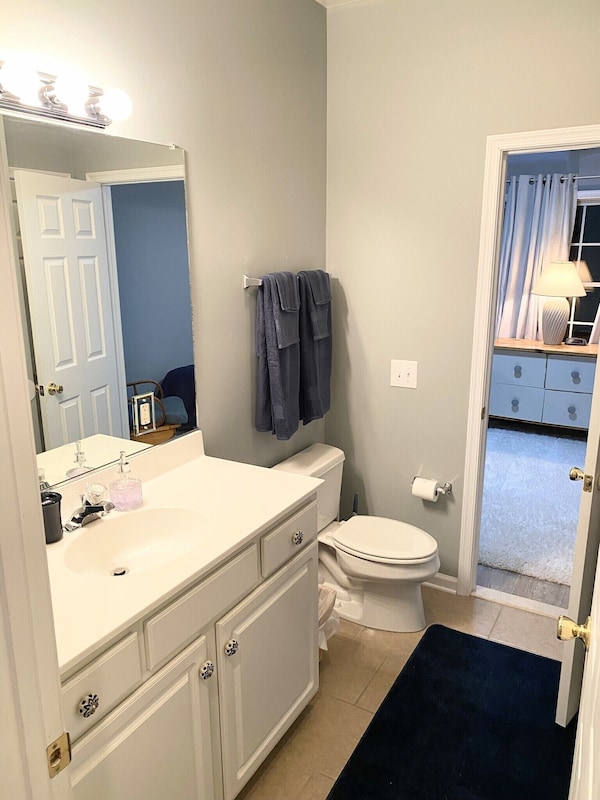 Lovely Beach Getaway - Rehoboth Condo - Linens Included! - Lewes, DE