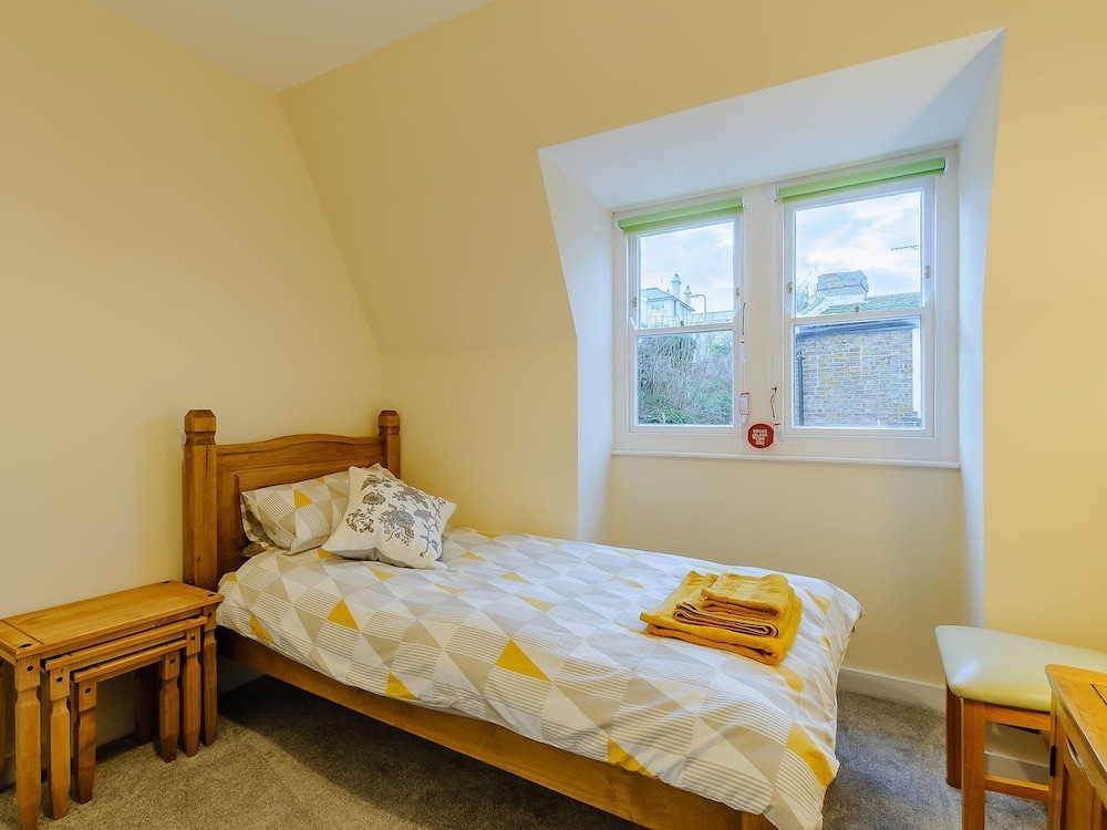 3 Bedroom Accommodation In Broadstairs - Broadstairs