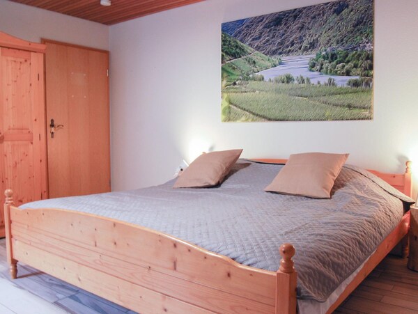 Junior Suite Mosel, Private Bath - Guest House At The Moseltherme - Traben-Trarbach