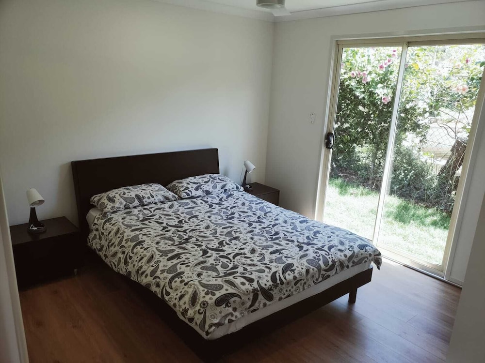 Private Self Contained 2 Bedroom Apartment - MacLeay Island