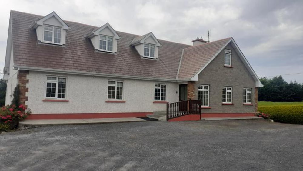 Immaculate 5-Bed House in Ballaghaderreen - County Mayo