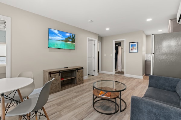 Fully Renovated| Walk To Beach | The Americana - Exeter, NH