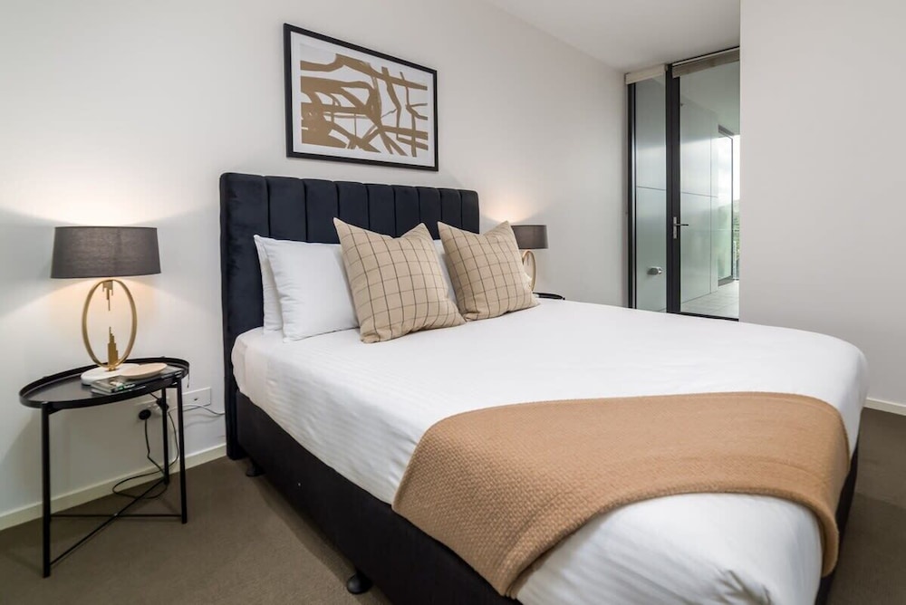 Executive Balcony Apartment In Central Canberra - Belconnen