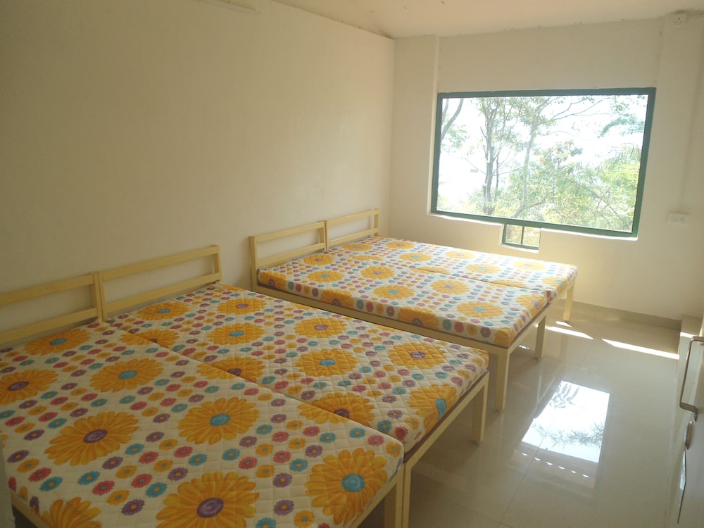Lala Land Lake Cottage Private Bedroom For 4 - Maharashtra