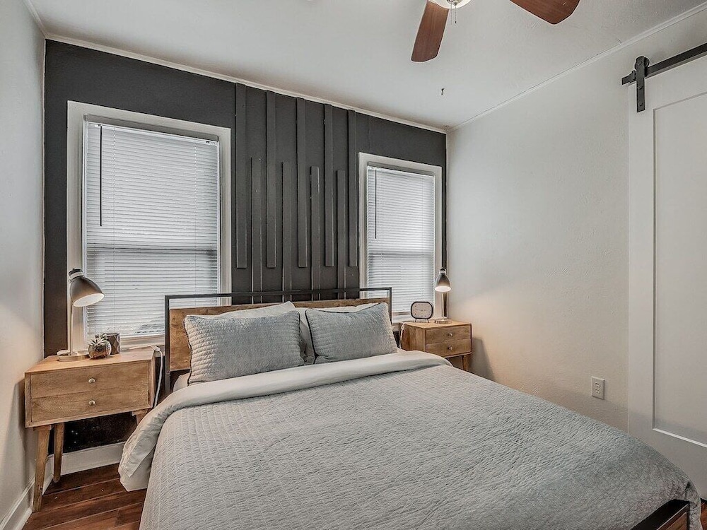 The Noir-a Modern 3 Br Bungalow In The Heart Of Okc! - Crown Heights - Oklahoma City