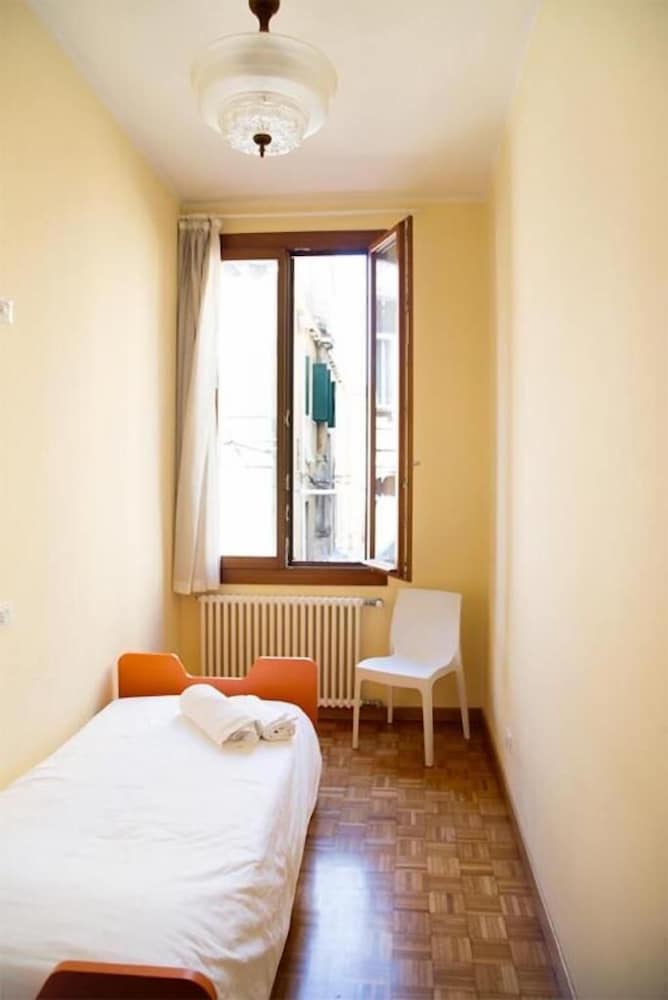 Ca' Geremia Apartment - Venice Marco Polo Airport (VCE)