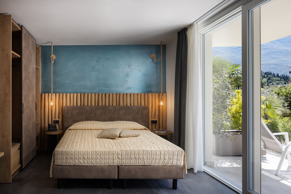 Aris Apartments With Skypool, Garage, Large Balcony And Lake Proximity - Riva del Garda