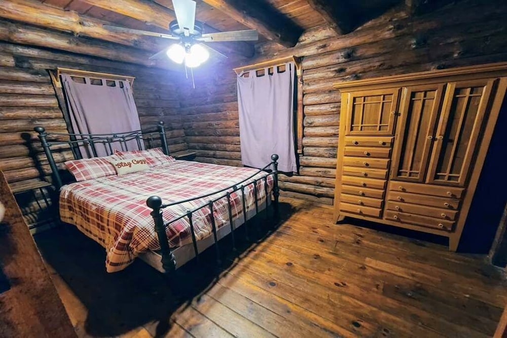 Authentic Log Cabin In The Pocono Mountains - Lausanne Township