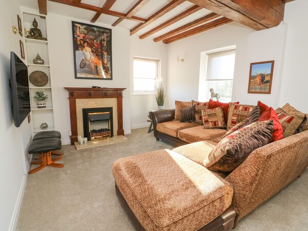 1 Rodgers Mews, Romantic, Character Holiday Cottage In Malton - Malton
