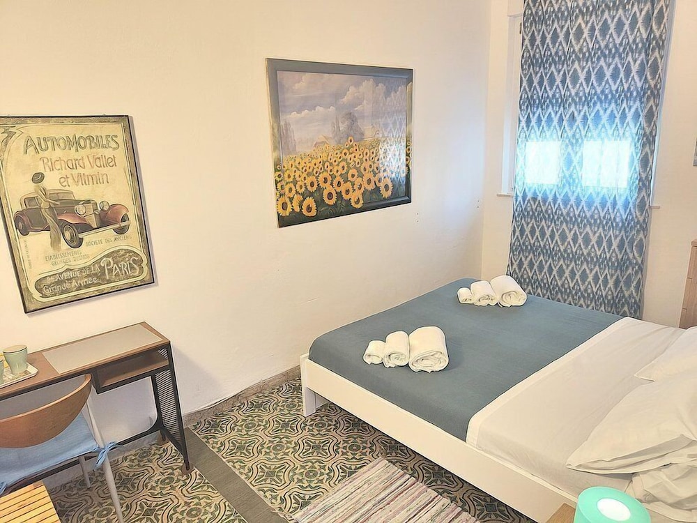 Casa Beleda A: A Welcoming Apartment Situated At A Short Distance From The Beach, With Free Wi-fi. - Alcamo
