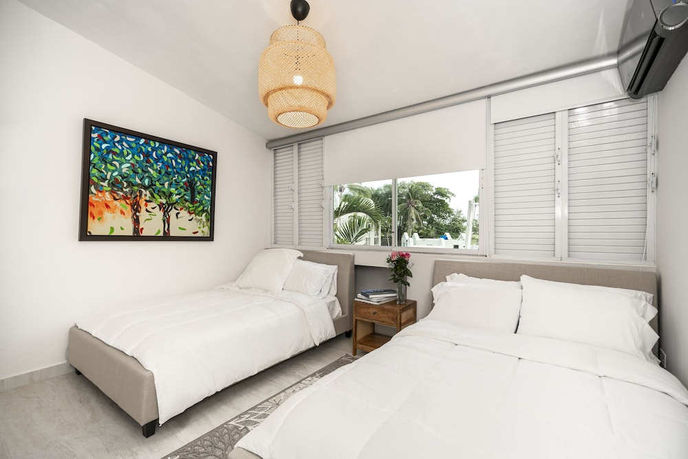 Dream Villa - Modern Luxe W/pool & Beach Access - Dorado
