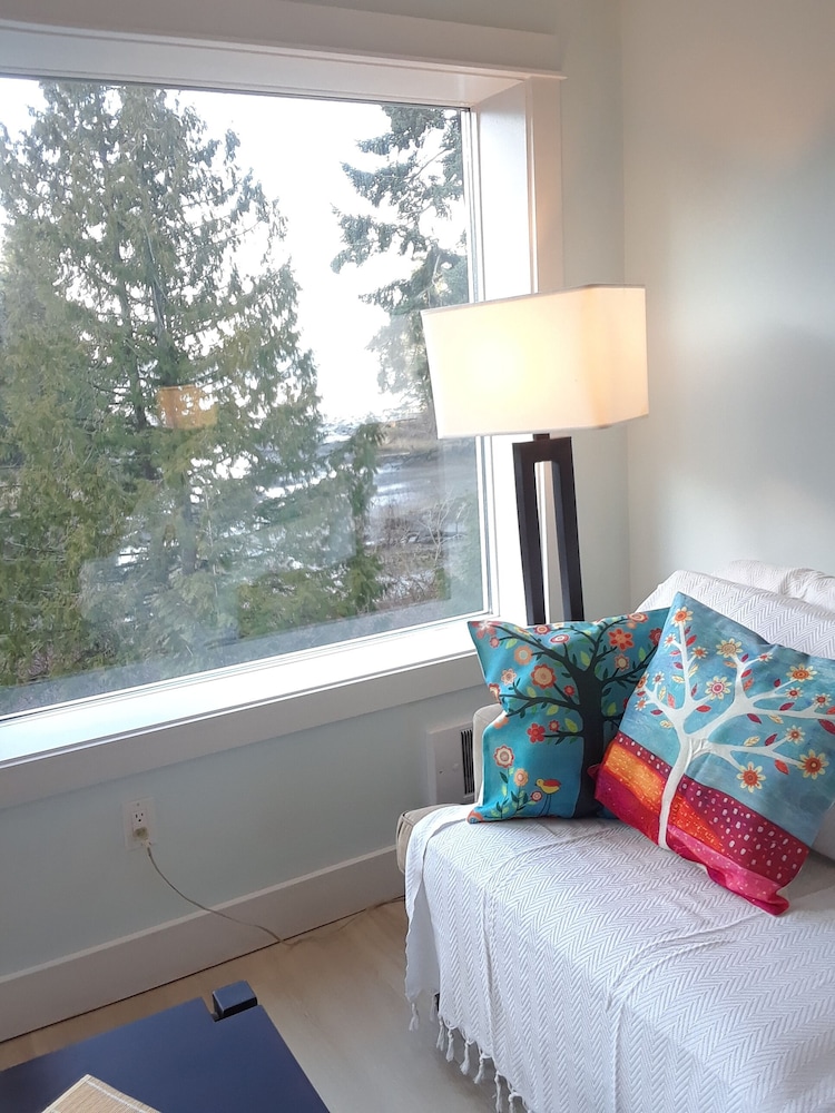 Special !! Peaceful Retreat On Craig Bay!! - Parksville