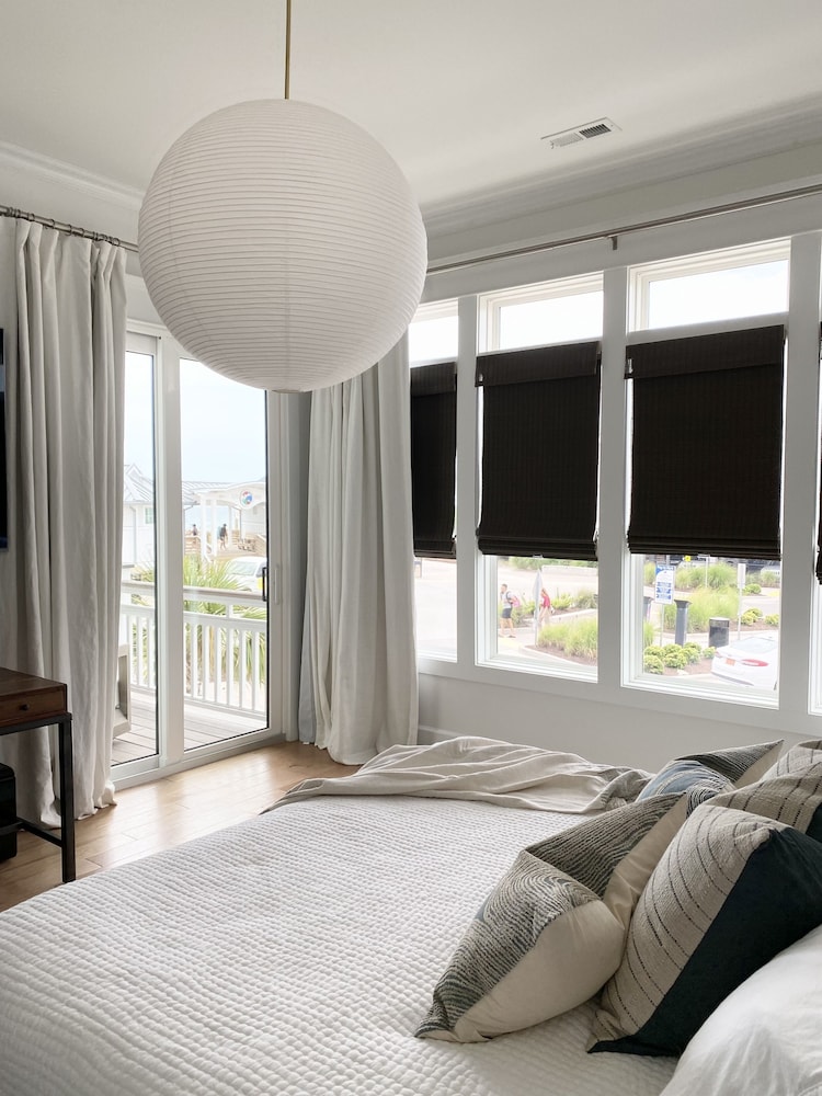 New Wrightsville Beach 3 Bedroom Condo, 50 Steps To Beach, Ocean Views! - Hampstead, NC