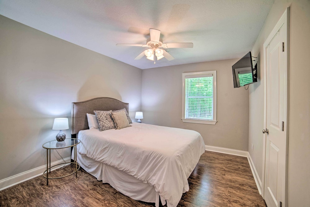 Cheerful Cottage 2 Miles From Ole Miss Campus! - Oxford, MS