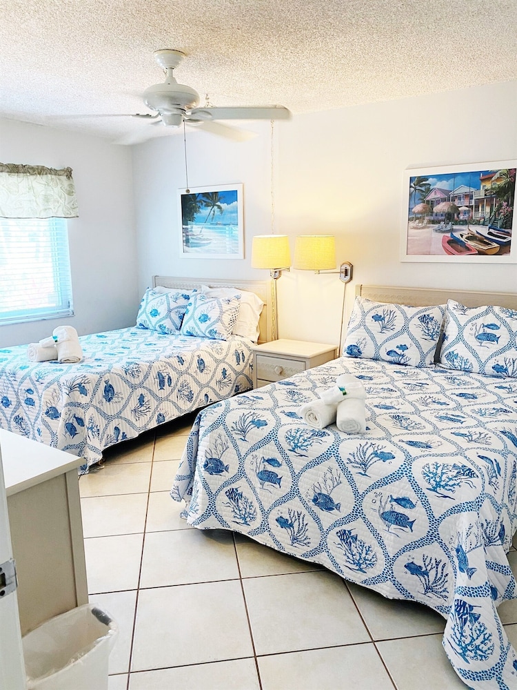 1 Bedroom Condo At Beachfront Resort! - Holmes Beach, FL