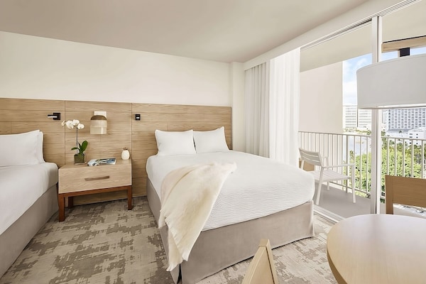 3 X Partial Ocean View 2 Queen Beds Rooms At Alohilani Resort Waikiki Beach - ホノルル