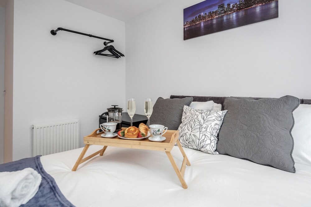 Watford Cassio Deluxe - Modernview Serviced Accommodation - Watford