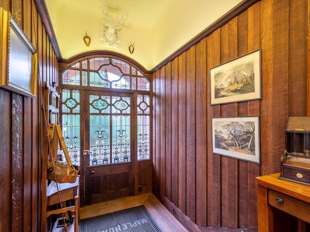 Gorgeous Arts & Craft Period House With 8 Ensuite Bedrooms - Galashiels