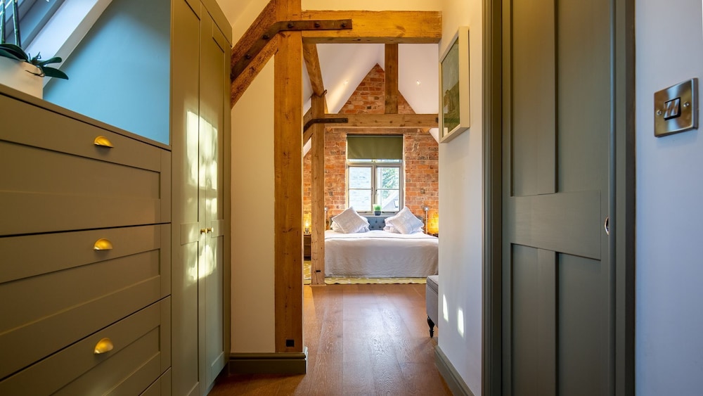The Hayloft - Sleeps 6 Guests  In 3 Bedrooms - Sudeley Castle