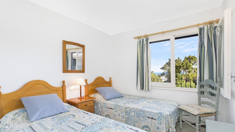 1can01 - Cozy 2 Bedroom Apartment With Terrace Near The Beach Of Calella De Palafrugell. - Llafranc