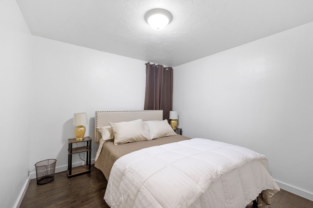 View, 1k/2qs, No Cleaning Fee, Take The Load Off Here! - Kennewick, WA